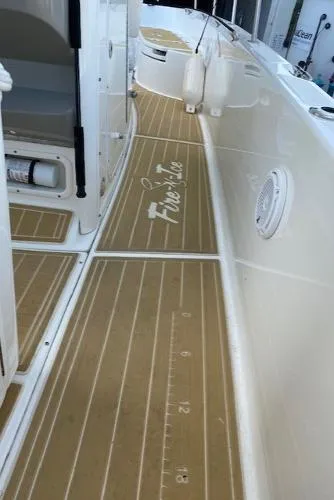 Slide: The Image of Boston Whaler 270 Dauntless 2014 - 9