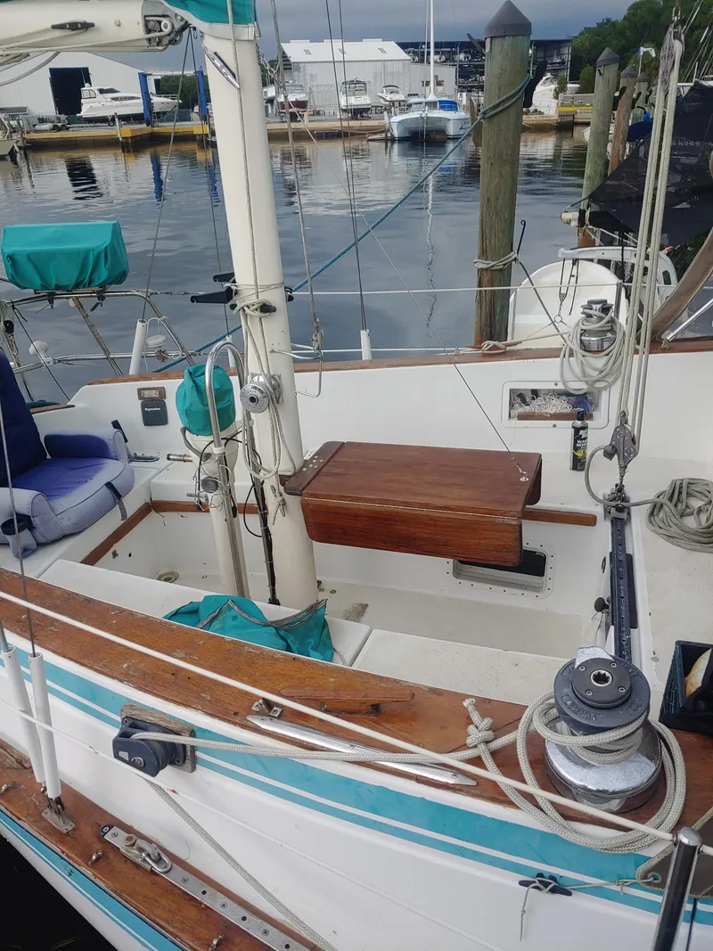 Slide: The Image of Endeavour Ketch 1981 - 10