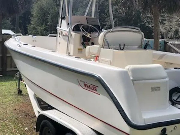 Slide: The Image of Boston Whaler 210 Outrage 2002 - 6