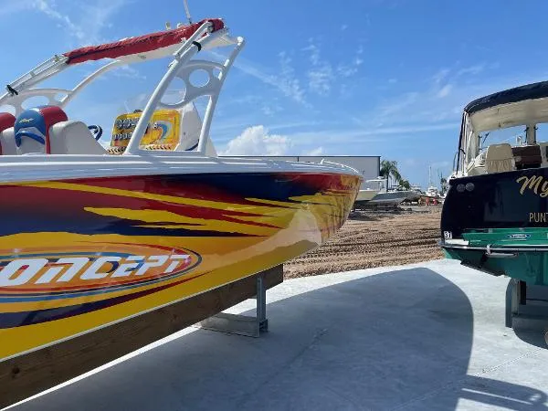 Slide: The Image of Concept Boats 36 Cuddy Center Console 2007 - 1