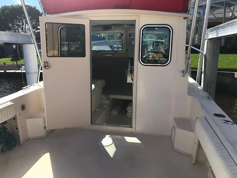 Slide: The Image of Parker Marine 2320 SL Sport Cabin 2011 - 10