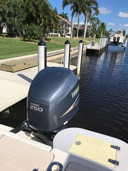 Slide: The Image of Parker Marine 2320 SL Sport Cabin 2011 - 5