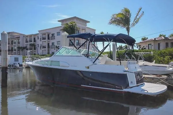 Slide: The Image of Chris-Craft 26 Constellation 2002 - 0