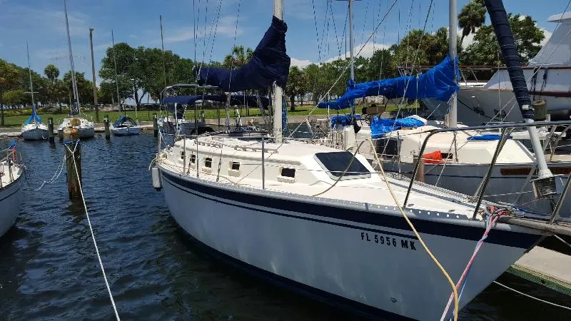 Slide: The Image of Watkins 33 Sloop 1984 - 0