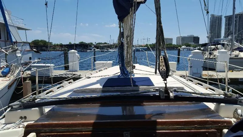 Slide: The Image of Watkins 33 Sloop 1984 - 3