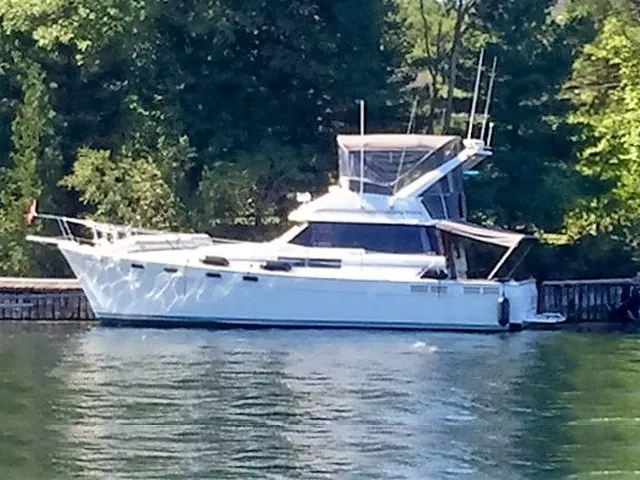 Slide: The Image of Bayliner 3888 Motoryacht 1990 - 0
