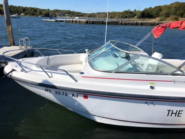 Slide: The Image of Boston Whaler Ventura 2001 - 1