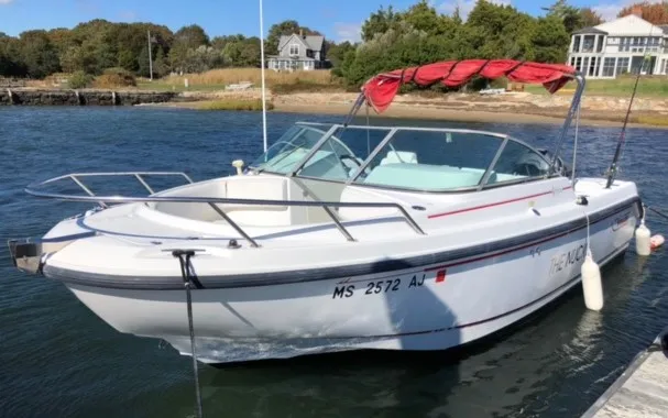 Slide: The Image of Boston Whaler Ventura 2001 - 2