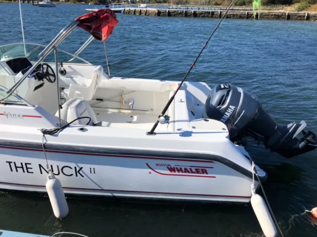 Slide: The Image of Boston Whaler Ventura 2001 - 6