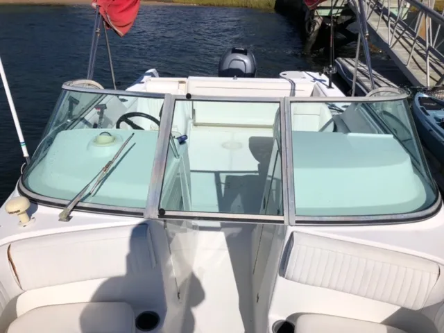 Slide: The Image of Boston Whaler Ventura 2001 - 9