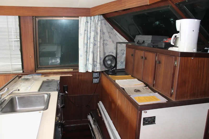 Slide: The Image of Hatteras Sport Fish 1983 - 10