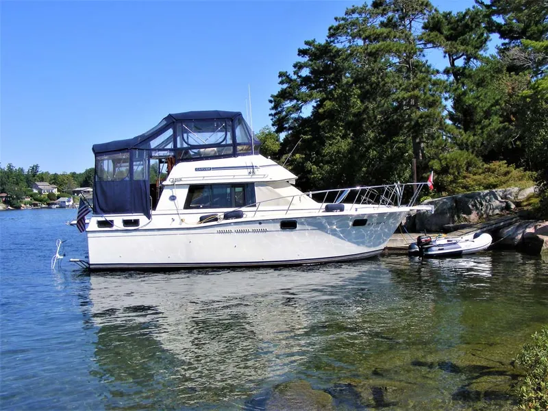 Slide: The Image of Carver Yachts 3207 Aft Cabin 1989 - 0