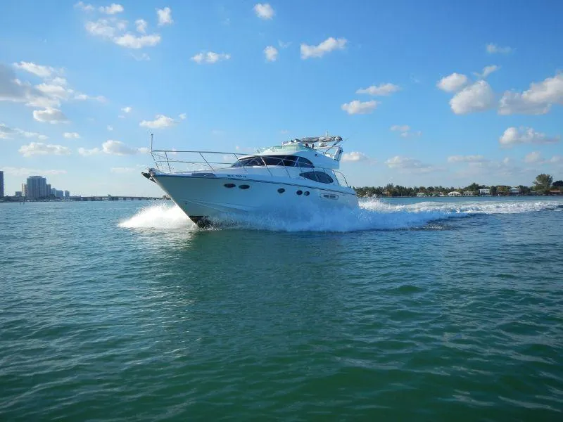 Slide: The Image of Dyna Flybridge 48' 2002 - 0