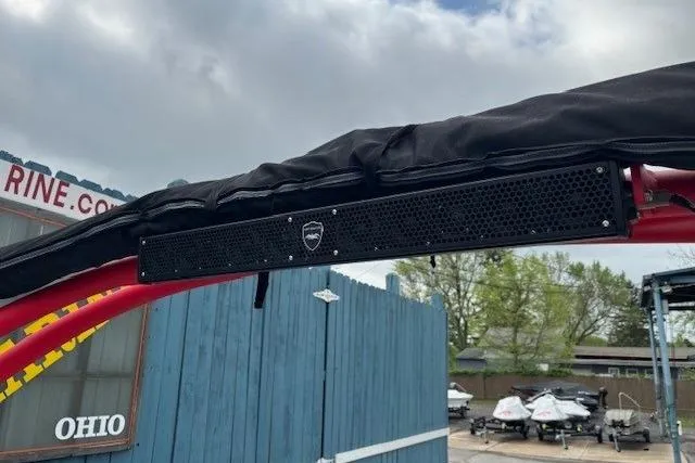 Slide: The Image of 2018 Yamaha Boats 212X with soundbar, docked in Ohio marina. - 37