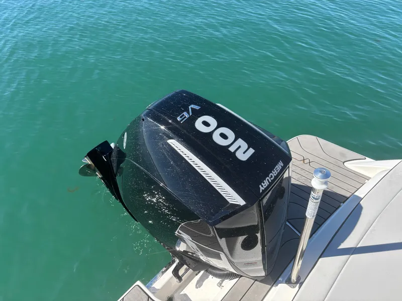 Slide: The Image of Sea Ray SPX 210 Outboard 2024 - 52