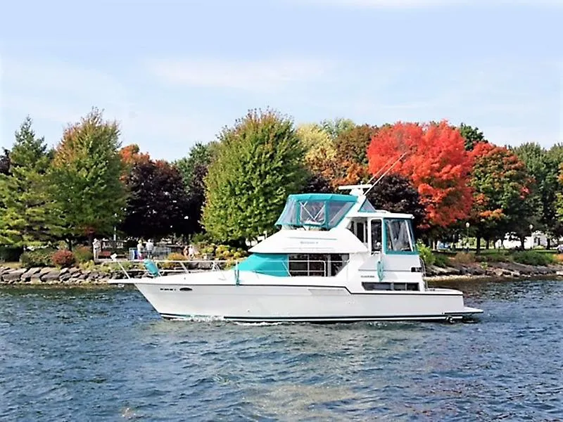 Slide: The Image of Carver Yachts 390CPMY 1994 - 0