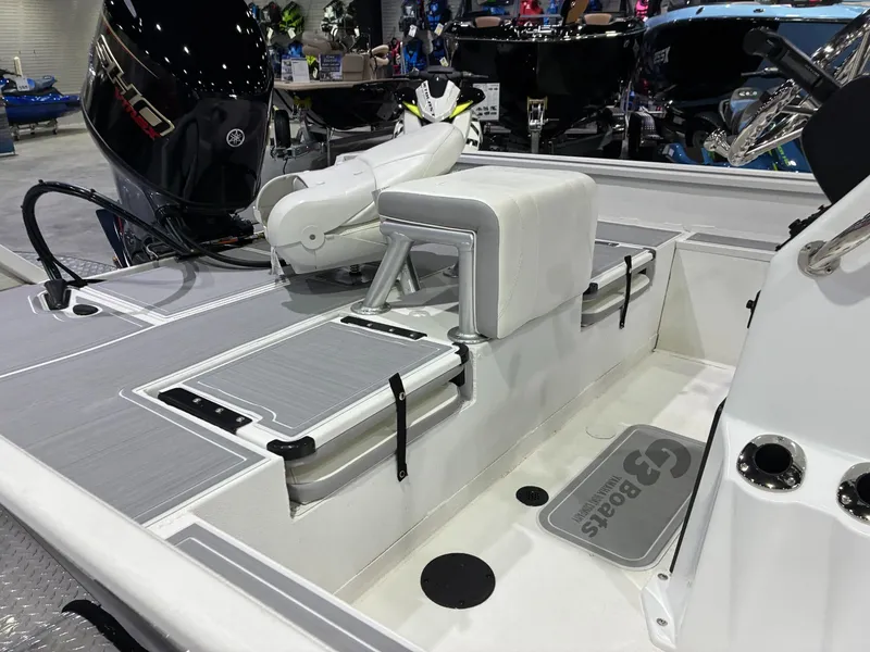 Slide: The Image of 2026 G3 Bay 20 boat with Yamaha engine, interior view. - 8
