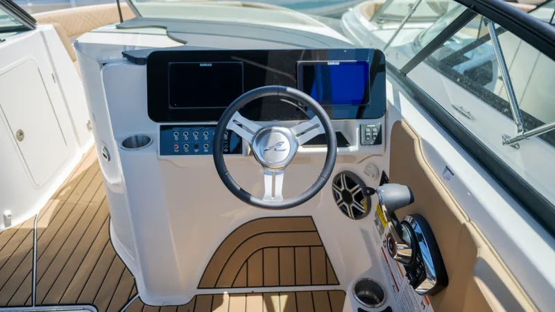 Slide: The Image of Sea Ray SDX 250 Outboard 2026 - 18