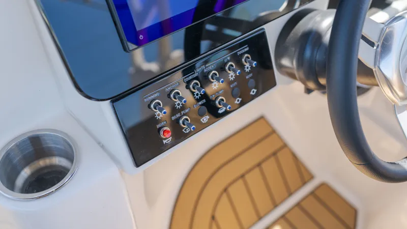 Slide: The Image of Sea Ray SDX 250 Outboard 2026 - 20