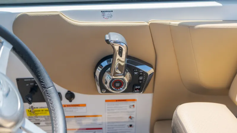 Slide: The Image of Sea Ray SDX 250 Outboard 2026 - 22