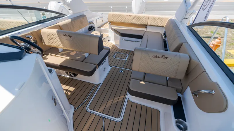Slide: The Image of Sea Ray SDX 250 Outboard 2026 - 27
