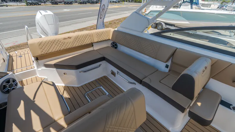 Slide: The Image of Sea Ray SDX 250 Outboard 2026 - 28