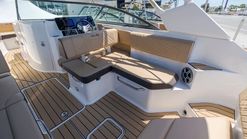 Slide: The Image of Sea Ray SDX 250 Outboard 2026 - 29