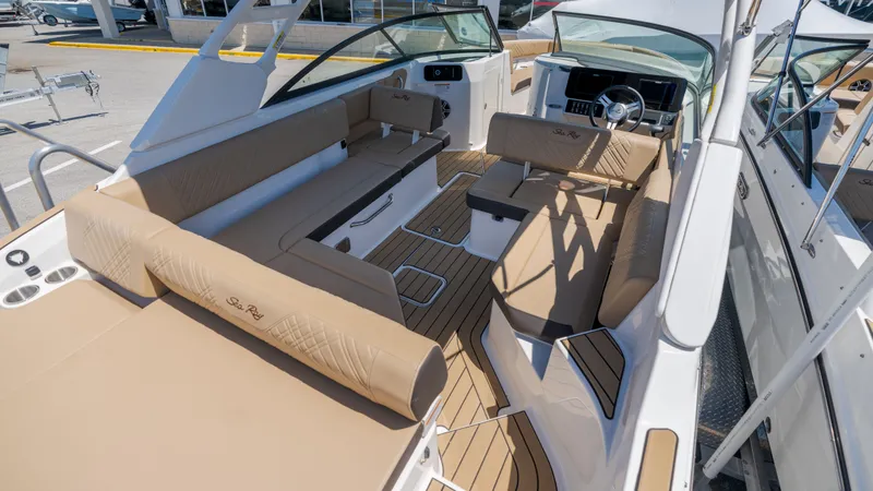 Slide: The Image of Sea Ray SDX 250 Outboard 2026 - 30