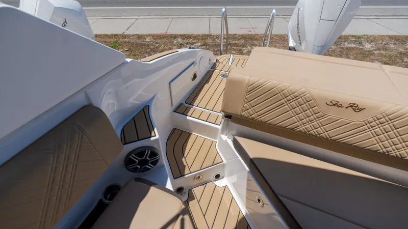 Slide: The Image of Sea Ray SDX 250 Outboard 2026 - 31