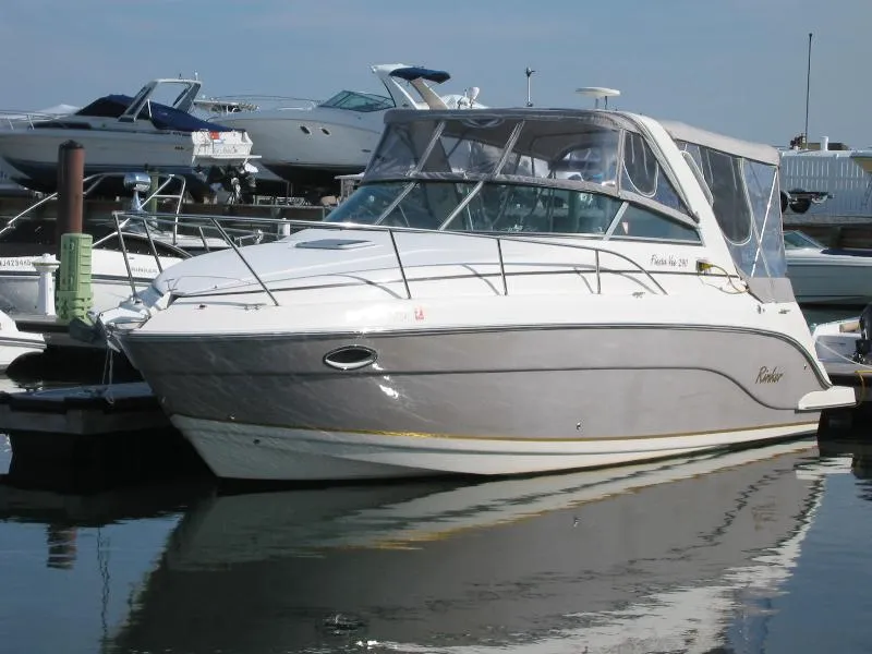 Slide: The Image of Rinker 290 FIESTA VEE 2004 - 0
