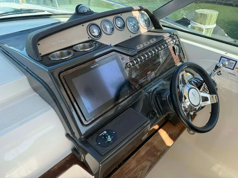 Slide: The Image of Dashboard of Sea Ray Sundancer 350, 2016 model. - 25