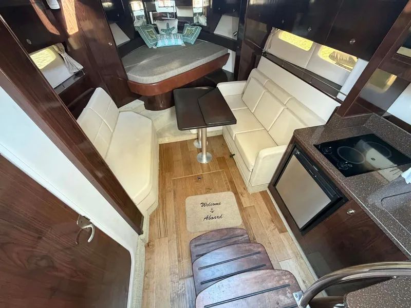Slide: The Image of Interior of 2016 Sea Ray Sundancer 350 yacht. - 47