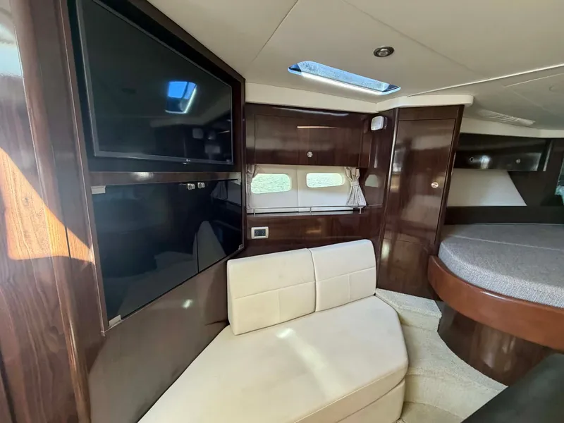 Slide: The Image of Interior of 2016 Sea Ray Sundancer 350 yacht. - 48
