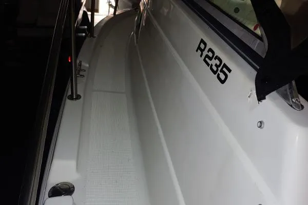 Slide: The Image of Robalo R235 Walkaround 2002 - 10