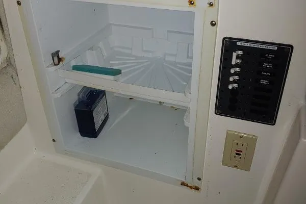 Slide: The Image of Robalo R235 Walkaround 2002 - 8