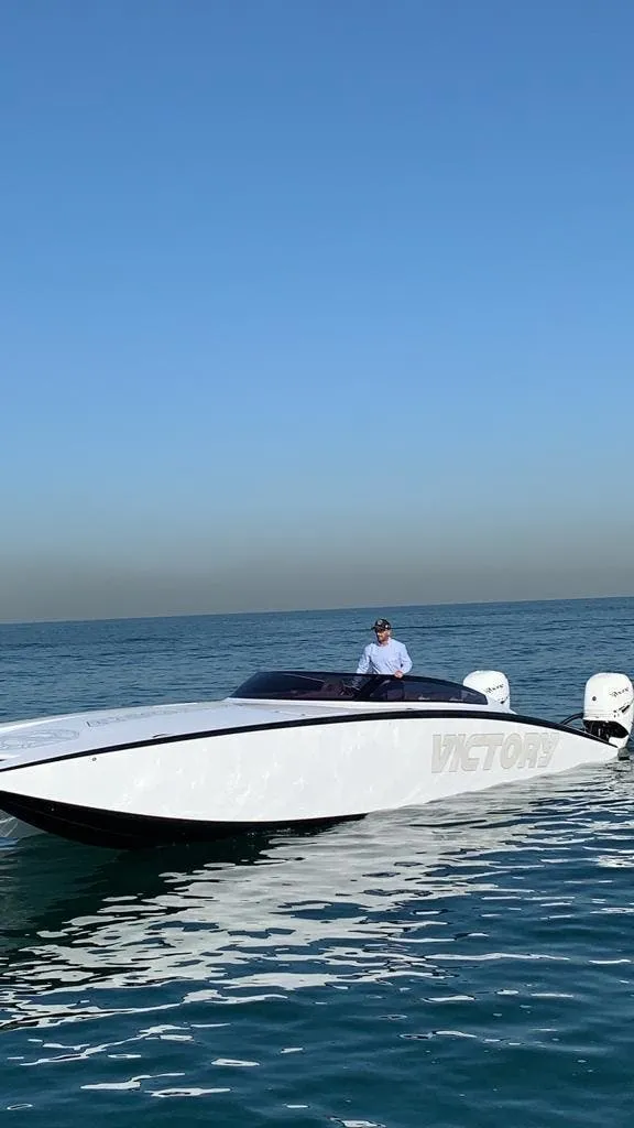 Slide: The Image of Victory Boats 34 VTX Cat 2020 - 1