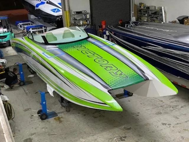 Slide: The Image of Victory Boats 34 VTX Cat 2020 - 4