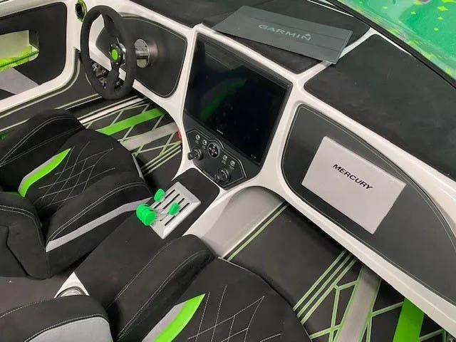 Slide: The Image of Victory Powerboats 34 CAT 2021 - 4