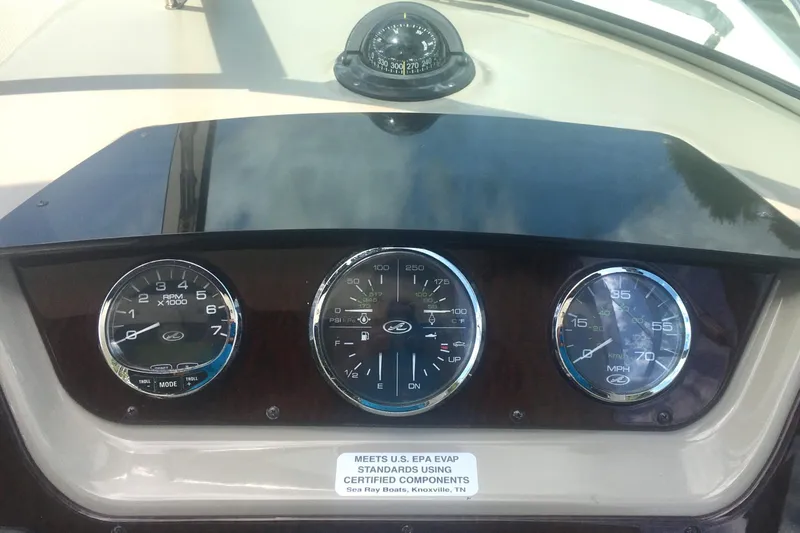 Slide: The Image of 2010 Sea Ray 260 Sundancer 13 - 13