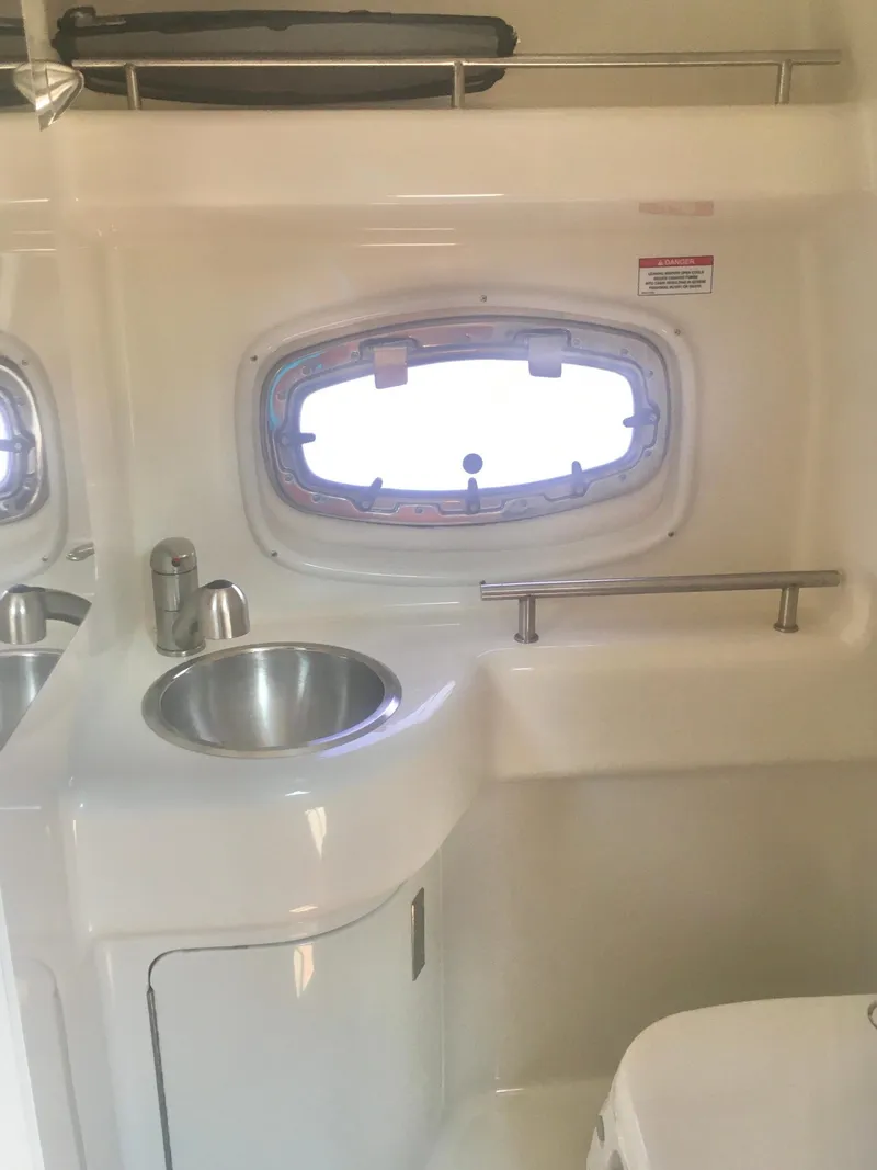 Slide: The Image of 2010 Sea Ray 260 Sundancer 19 - 19