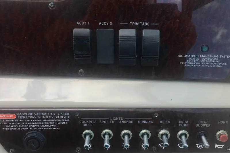 Slide: The Image of 2010 Sea Ray 260 Sundancer 20 - 20