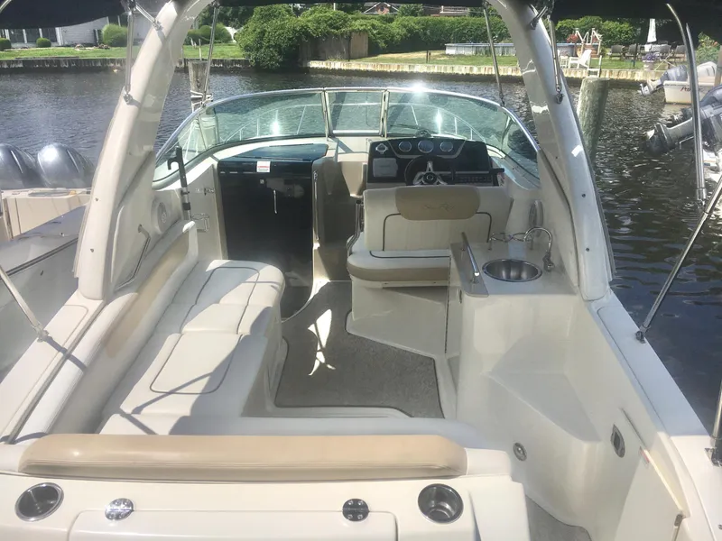 Slide: The Image of 2010 Sea Ray 260 Sundancer 5 - 5