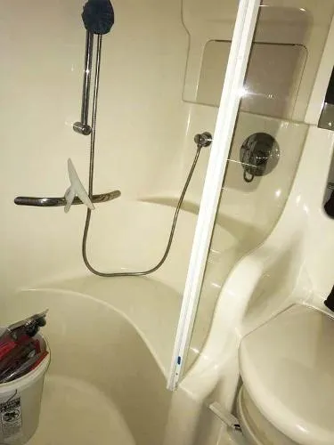 Slide: The Image of Sea Ray 410 Sundancer 2002 - 6