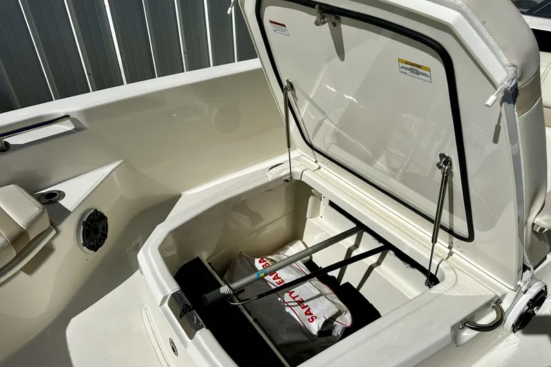 Slide: The Image of Boston Whaler 25 - Bow Storage - 13