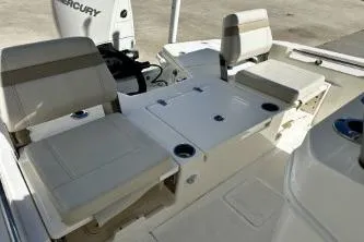 Slide: The Image of Boston Whaler 25 - Aft Seating - 17