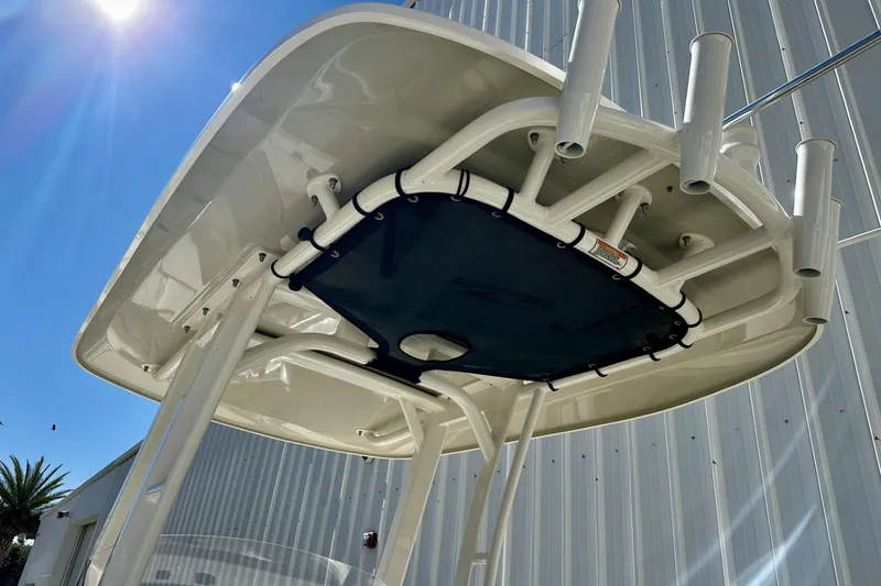 Slide: The Image of Boston Whaler 25 - Hard Top - 6