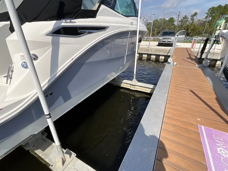 Slide: The Image of Sea Ray Sundancer 320 Outboard 2024 - 5