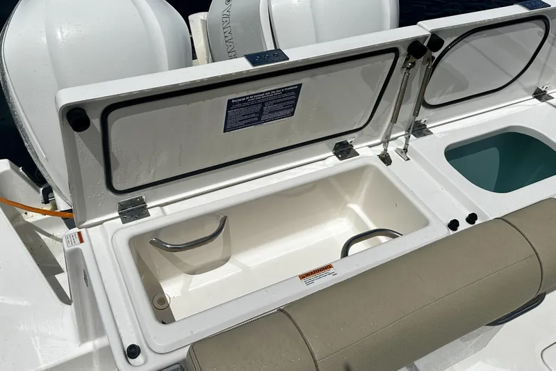 Slide: The Image of Pursuit 34 OS - Cockpit Storage and Livewell - 17