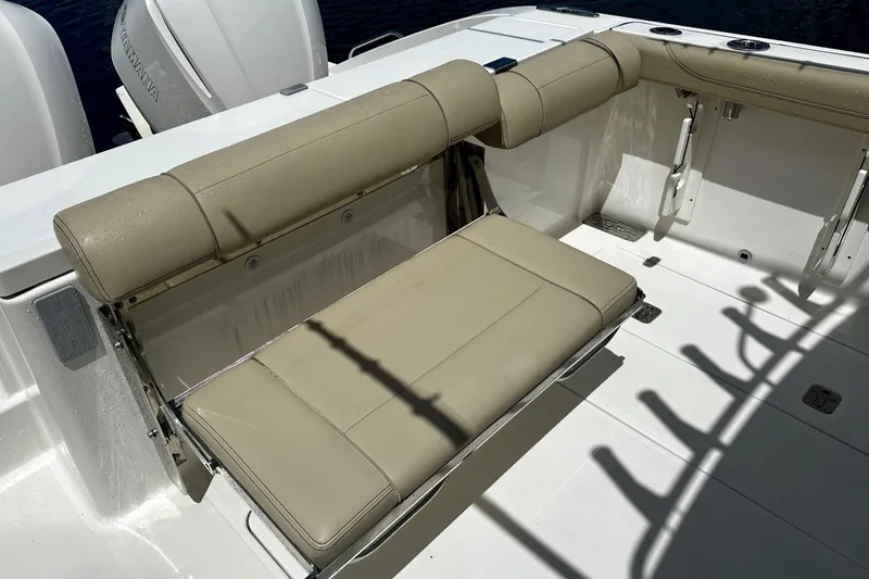 Slide: The Image of Pursuit 34 OS - Cockpit Seating - 19