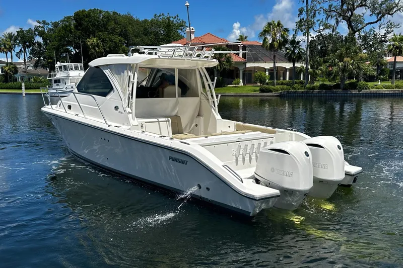 Slide: The Image of Pursuit 34 OS - Exterior - 6